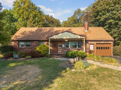 18 Friar Tuck Road, Albany, NY, 12203