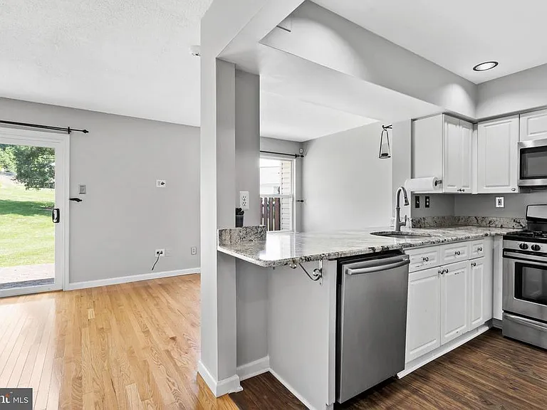 4650 Louise Saint Claire Dr — Photo 3