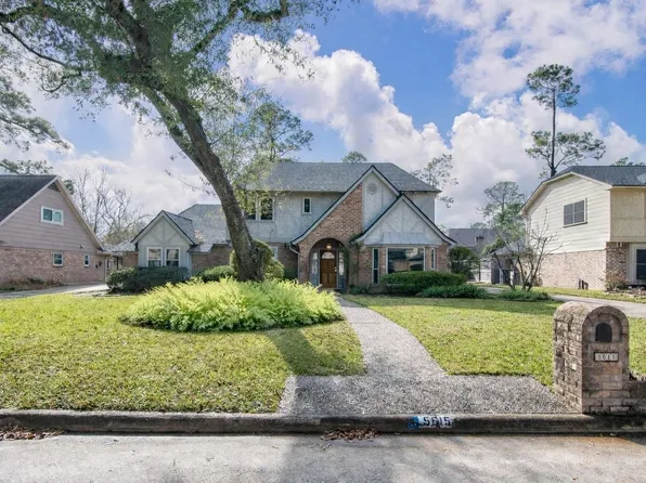 5615 Green Springs Dr, Houston, TX 77066