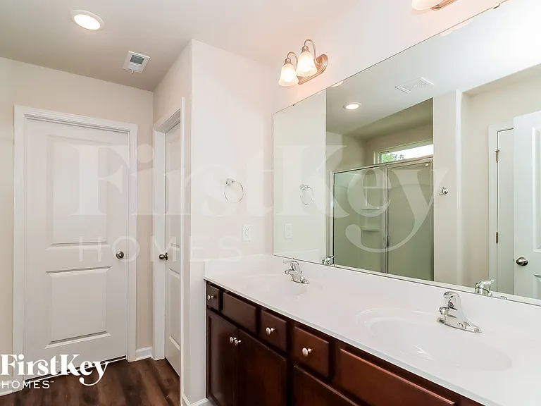 5440 Cobblestone Glen Dr — Photo 12