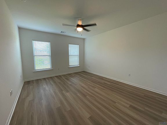 4th image of 392 Colony Station St