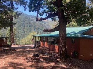 690 94th St, Mad River, CA 95552