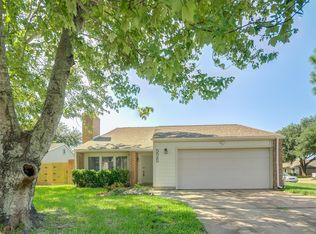 5525 Rock Springs Dr, La Porte, TX 77571