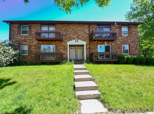 1329 Camden Way UNIT A, Waukesha, WI 53186