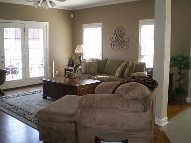 5th image of 748 Southern Belle Dr