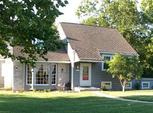 2424 Orchard Ln, Lawrence, KS 66049