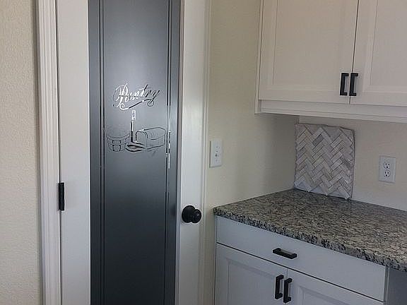 Walk-in kitchen pantry