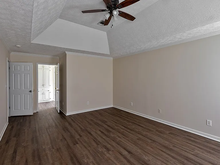311 Cambridge St — Photo 16