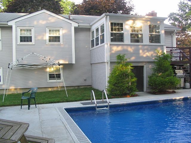 1st image of 7 Lucille Dr