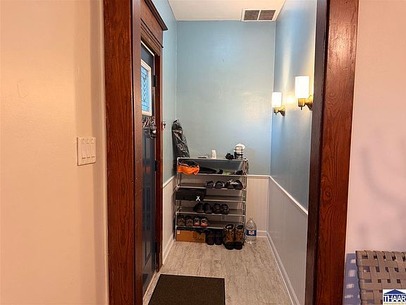 3rd image of 2201 Cross Ln