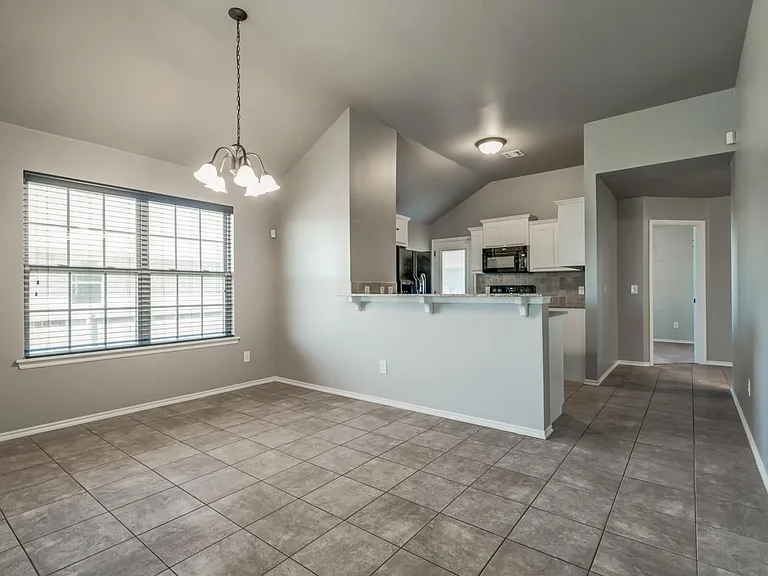 11825 SW 9th St — Photo 5