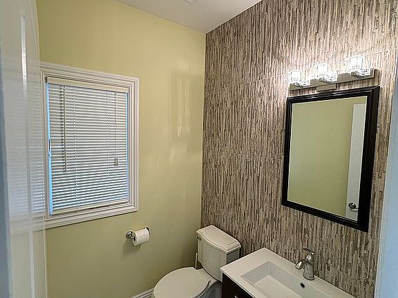 4th image of 1431 Anderson Ave #1431