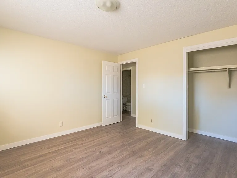 11832 88th St NW — Photo 31