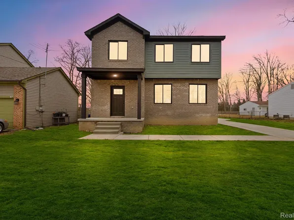 33112 Robeson St, Saint Clair Shores, MI 48082