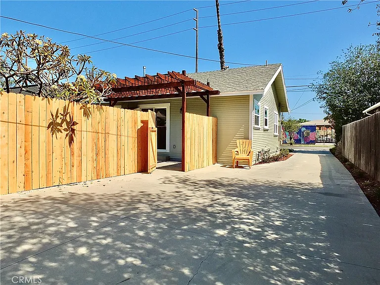 4036 E Vermont St — Photo 56