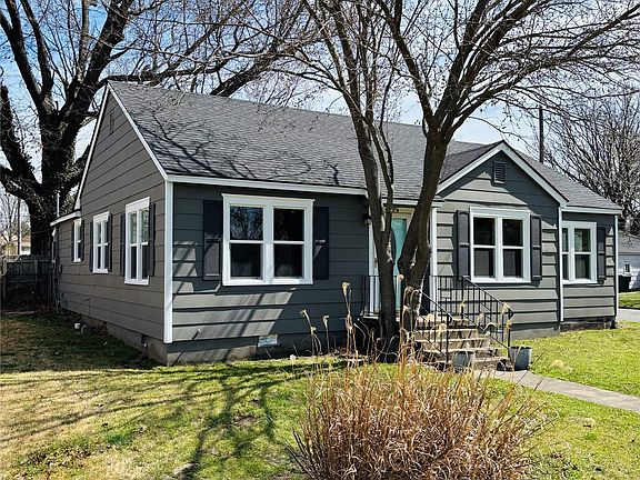 2nd image of 1302 Walnut St