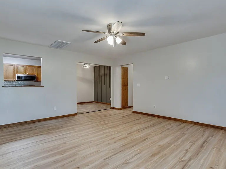 819 N Eagle Ln — Photo 11