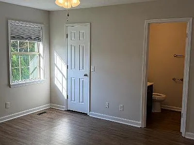 1195 N Franklin Ave — Photo 4