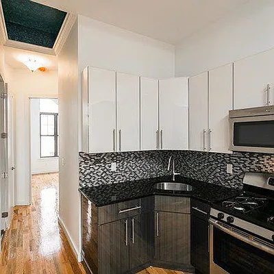 Rented by Nooklyn NYC LLC | media 49