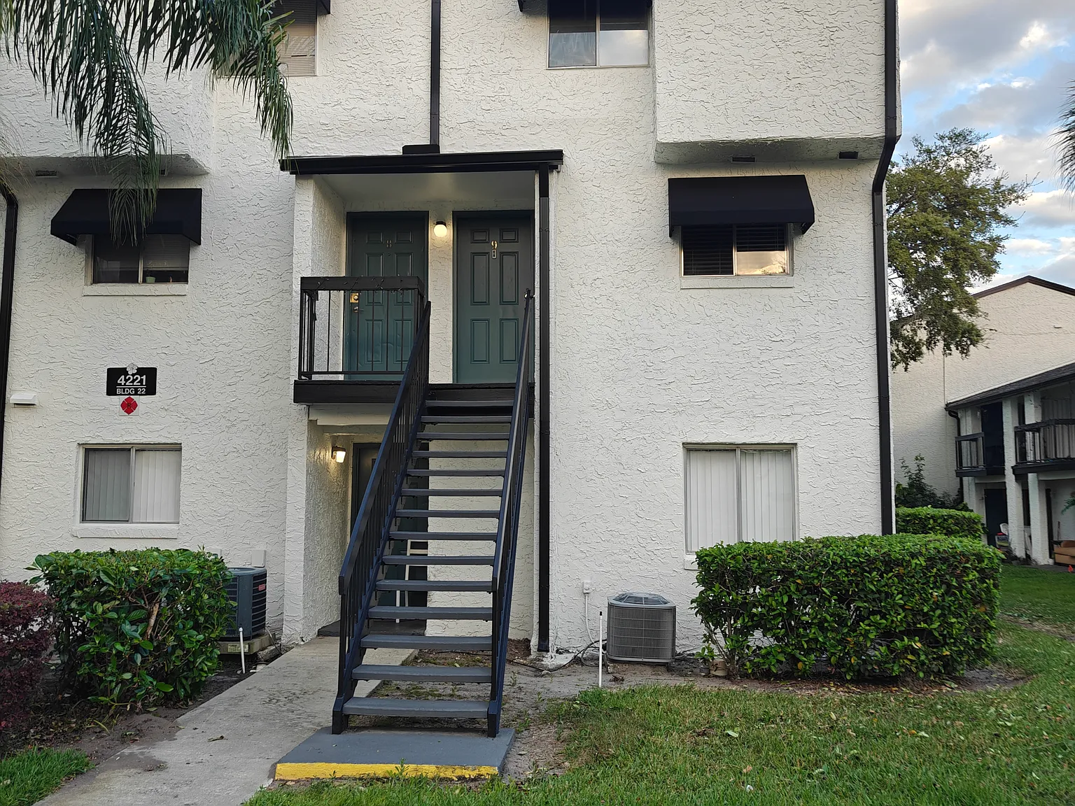 2 bed, 1.5 bath, 1214 sqft, $1,650 — Photo 1