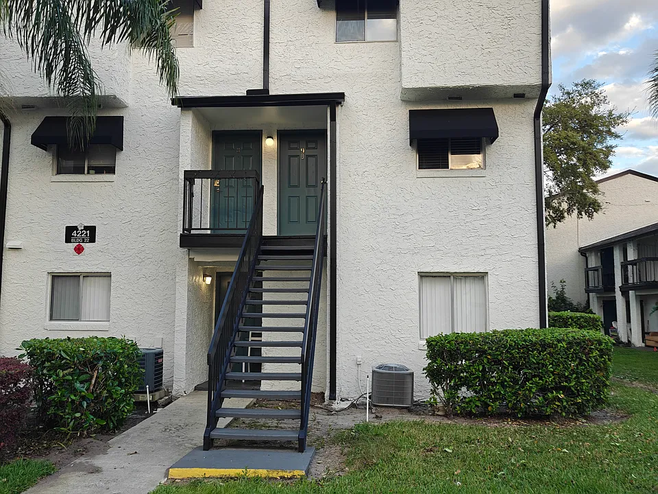4221 S Semoran Blvd #8