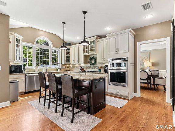 3rd image of 8 Rochela Drive