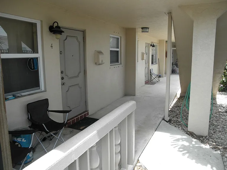 817 S Federal Hwy — Photo 3