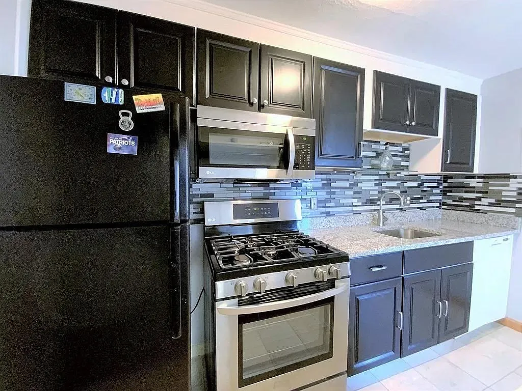 54 Will Dr — Photo 2