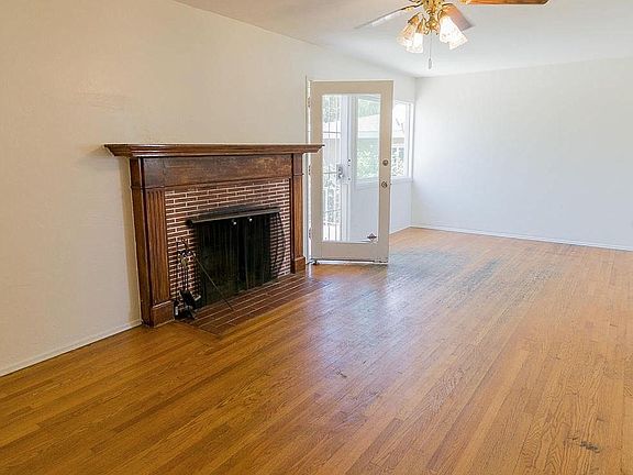4th image of 5154-56 Brockbank Pl
