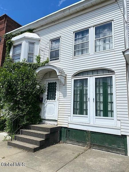 2nd image of 367 Washington Avenue