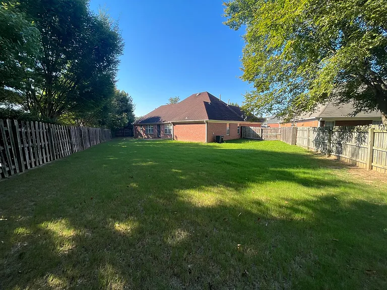 9150 Hervay Cv — Photo 26