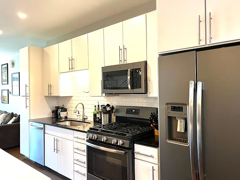 946 E Josephine St — Photo 9