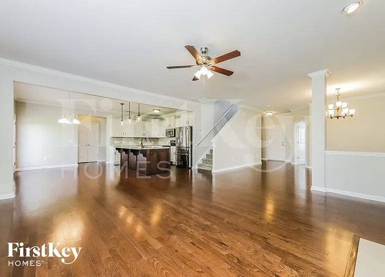 1205 Quail Heights Dr — Photo 3