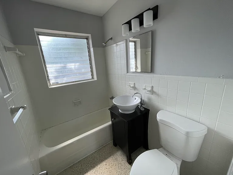 1708 NE 20th Ave #4 — Photo 5