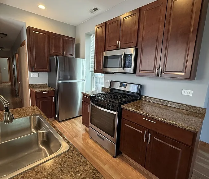 4030 S Indiana Ave #3 — Photo 4