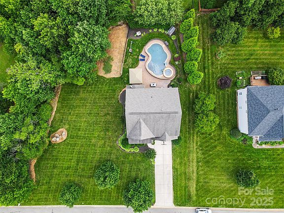 5th image of 9801 Blackbird Hill Ln