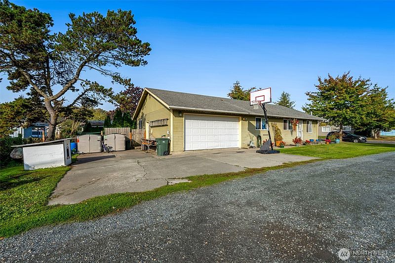2nd image of 319 6th Street