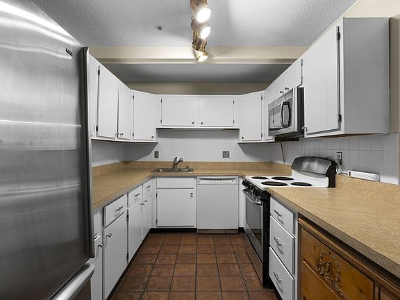 5th image of 55 Tall Oaks Dr Unit 705