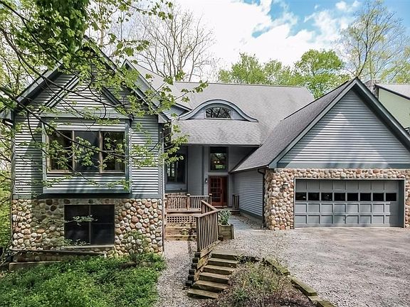 2nd image of 623 Turner Park Ct
