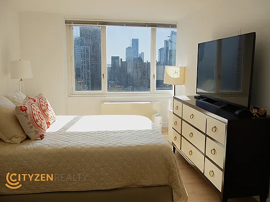 Rented by City Zen Realty | media 32