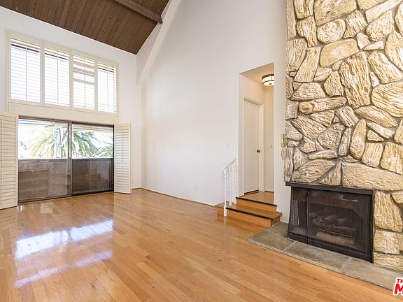 2nd image of 1131 12th St APT 307