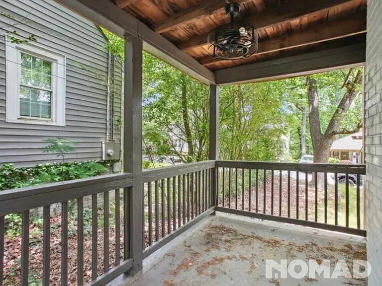 1370 Carnegie Ave — Photo 5