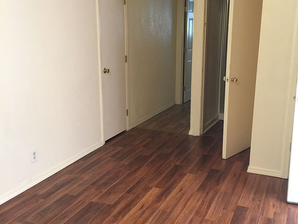 2nd image of 106 N 6th St APT E