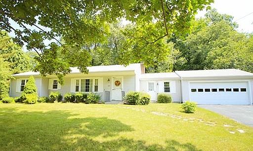 1st image of 23 Brentwood Dr