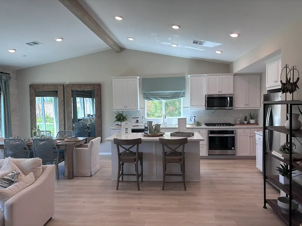 5 bed, 2537 sqft, $3,500 — Photo 3