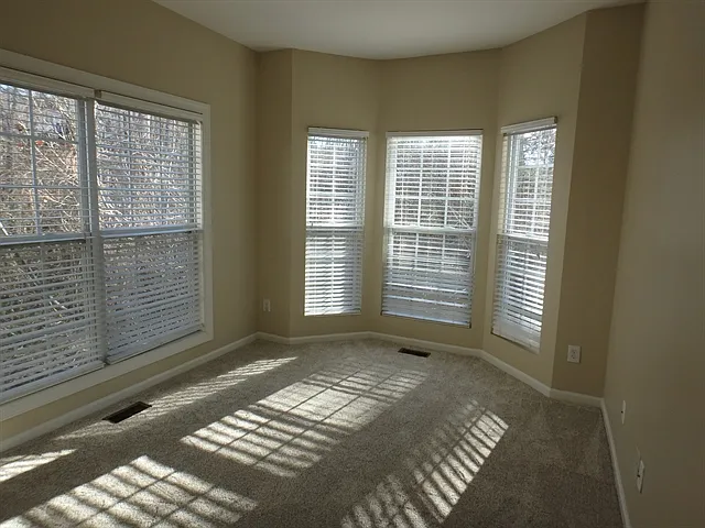 2713 Gross Ave — Photo 7