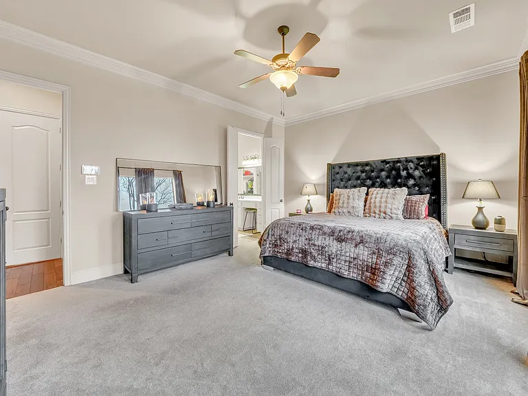 5048 Exposition Way — Photo 12