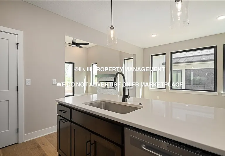 9581 Jupiter St — Photo 10