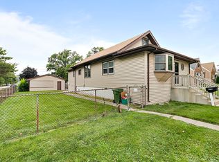 9744 Warren Ave, Oak Lawn, IL 60453