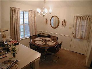 4th image of 7012 Bellevue Trce